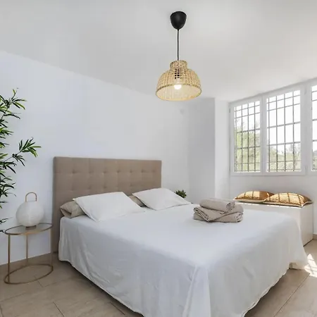 Casa Canyet Con Piscina A Un Paso De Barcelona Y La Playa Holiday home Badalona