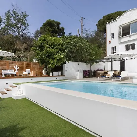 Casa Canyet Con Piscina A Un Paso De Barcelona Y La Playa